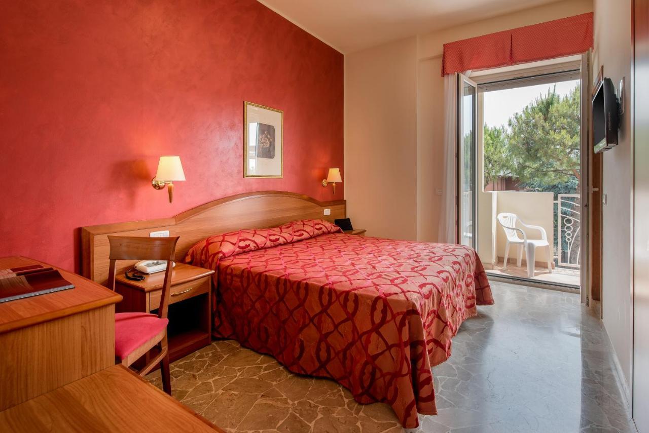 Hotel Tiffany Rimini Eksteriør bilde