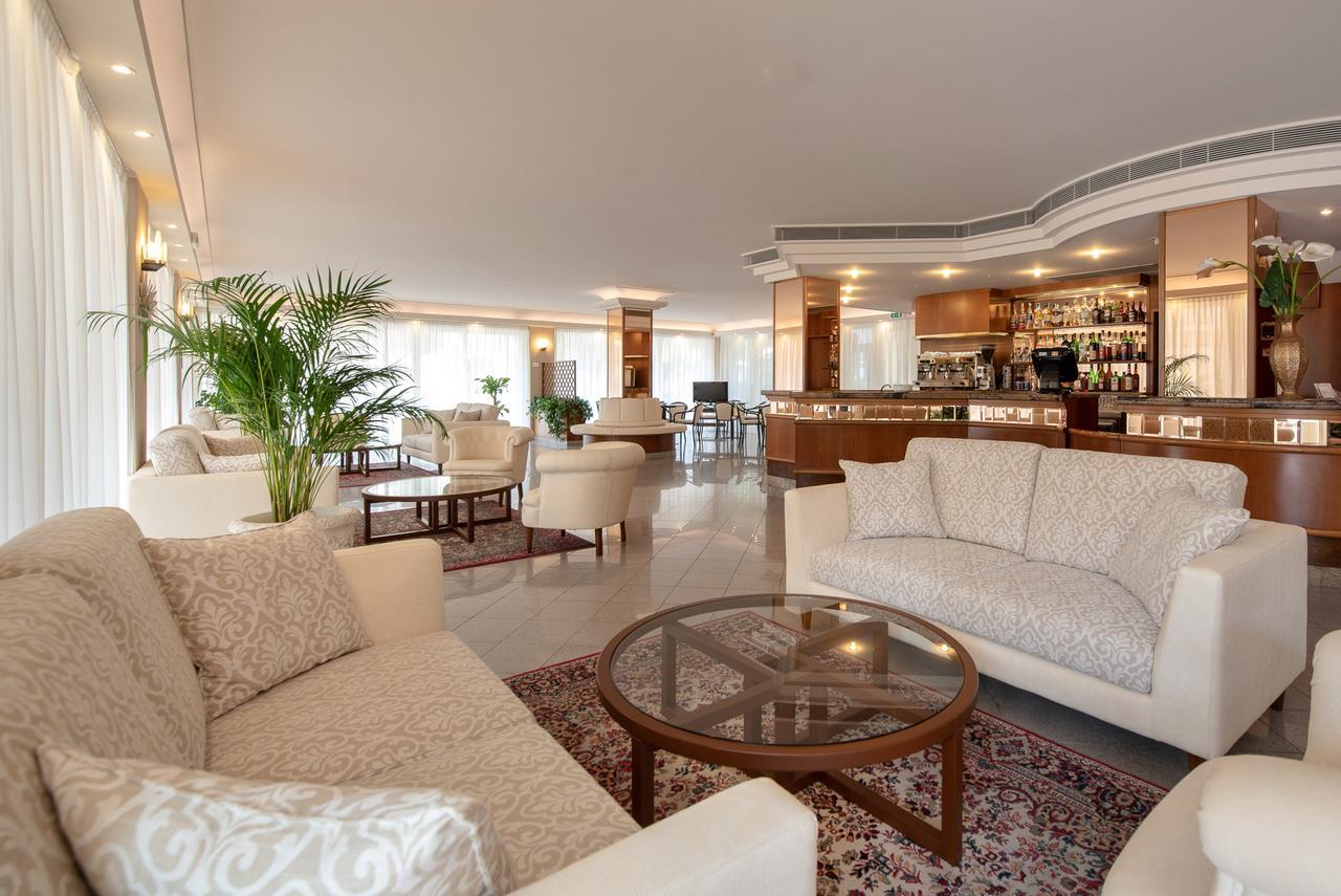 Hotel Tiffany Rimini Eksteriør bilde