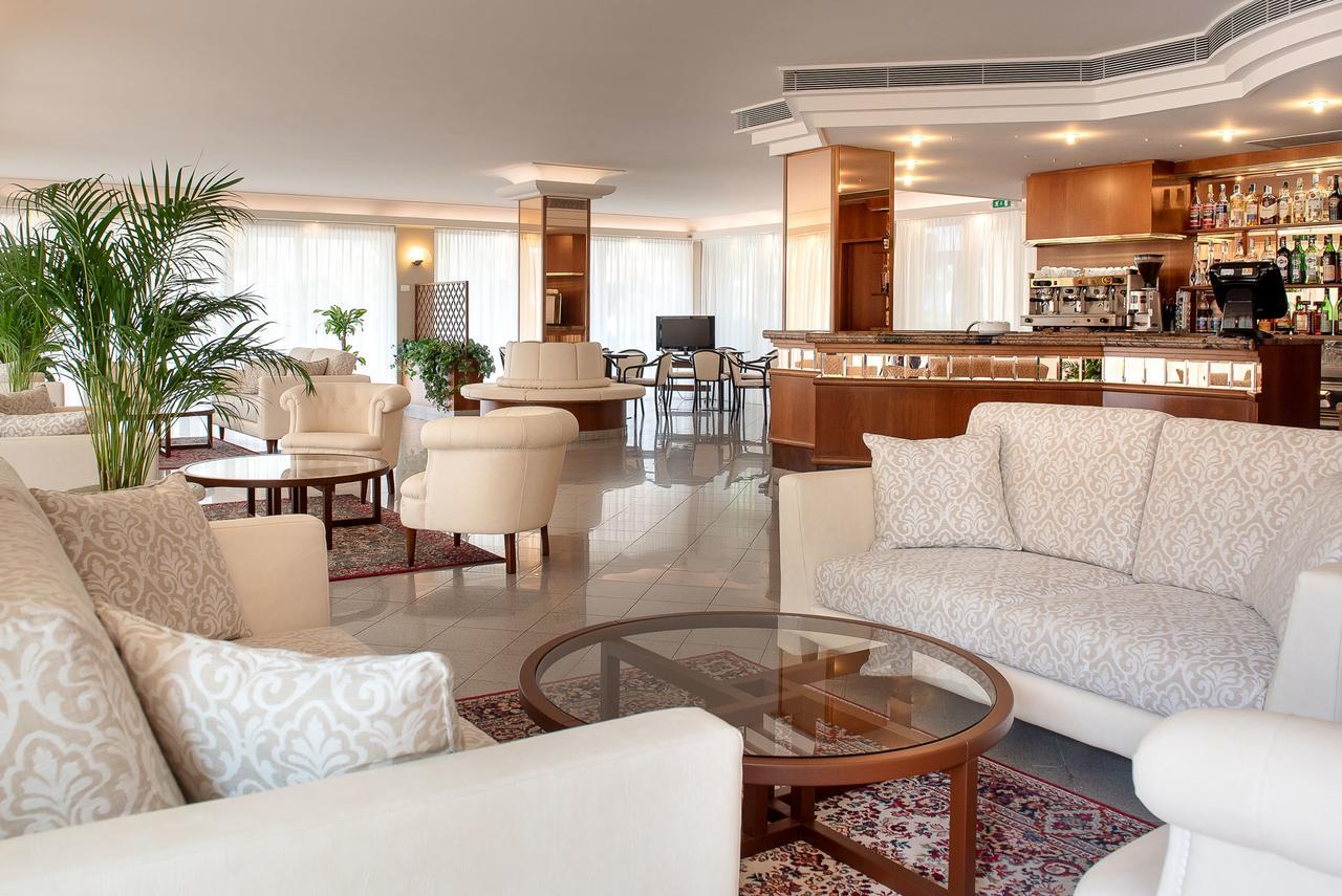 Hotel Tiffany Rimini Eksteriør bilde